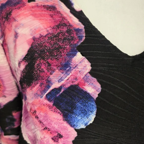 Chico's Black And Pink Floral Top 3/4 Sleeves Size 2 (Large) - Picture 2 of 10
